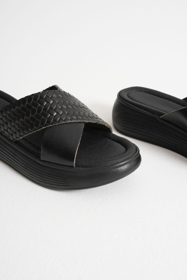 Siyah Hakiki Deri Terlik TR31MY53N