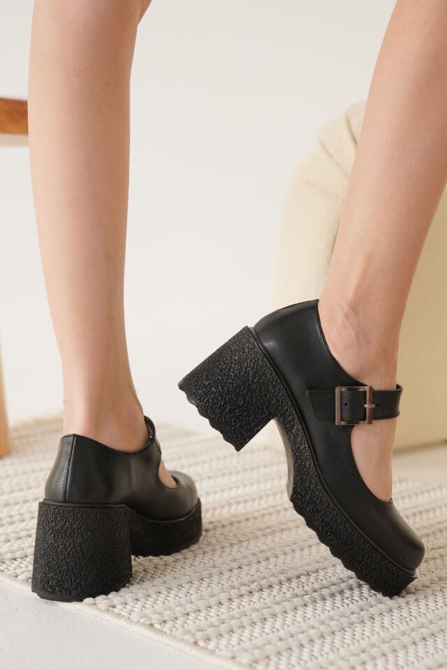 Kadın Siyah Günlük Ayakkabı TR06MS05C