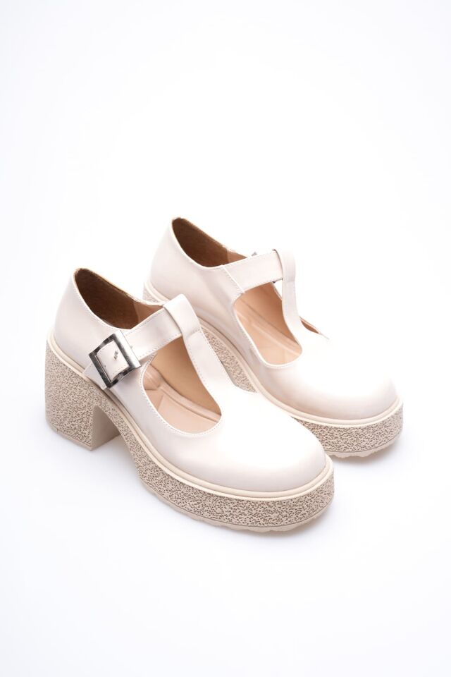 Kadın Bej Rugan Günlük Ayakkabı TR06MS06D