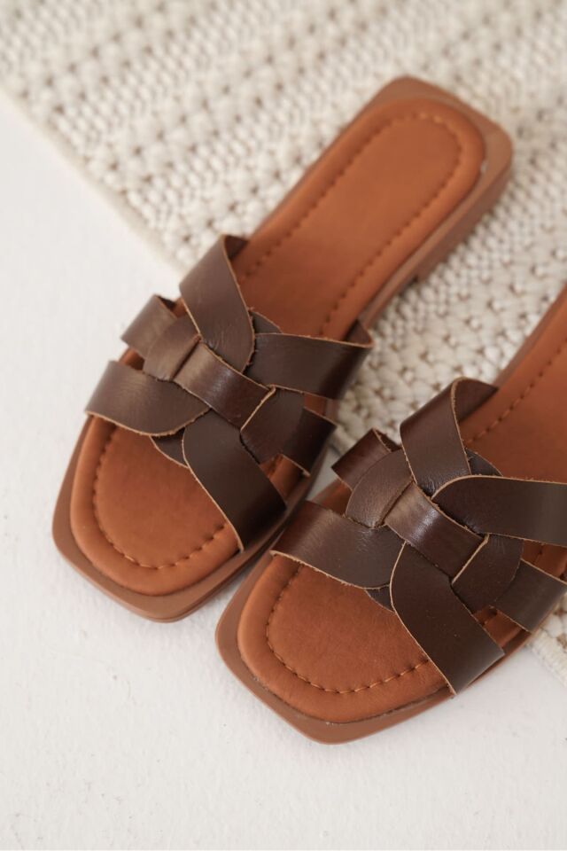 Acı Kahve Hakiki Deri Terlik TR31MY66E