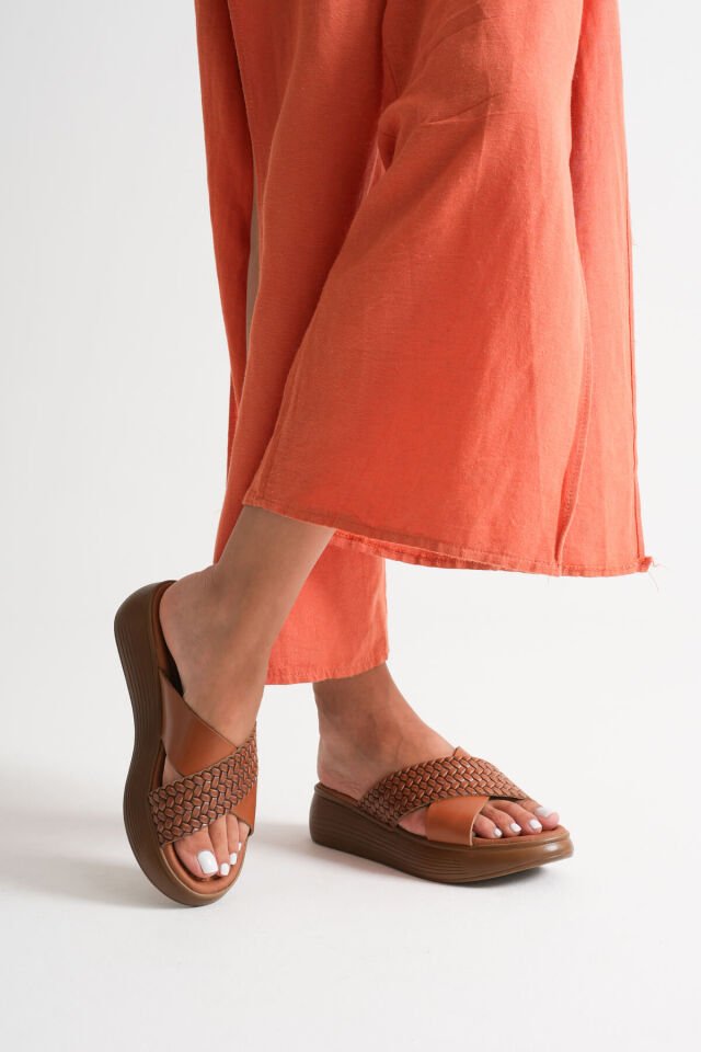 Taba Örgü Desenli Hakiki Deri Terlik TR31MY53L