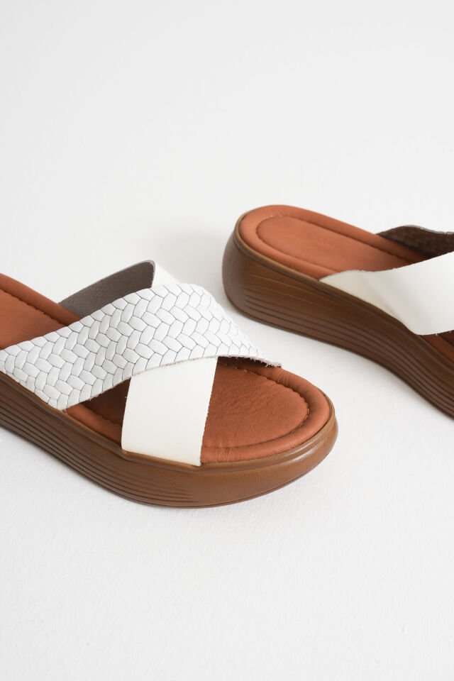 Beyaz Hakiki Deri Terlik TR31MY53M