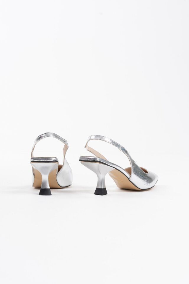 Kadın Gümüş Kırışık Rugan Topuklu Ayakkabı TR08MS08D