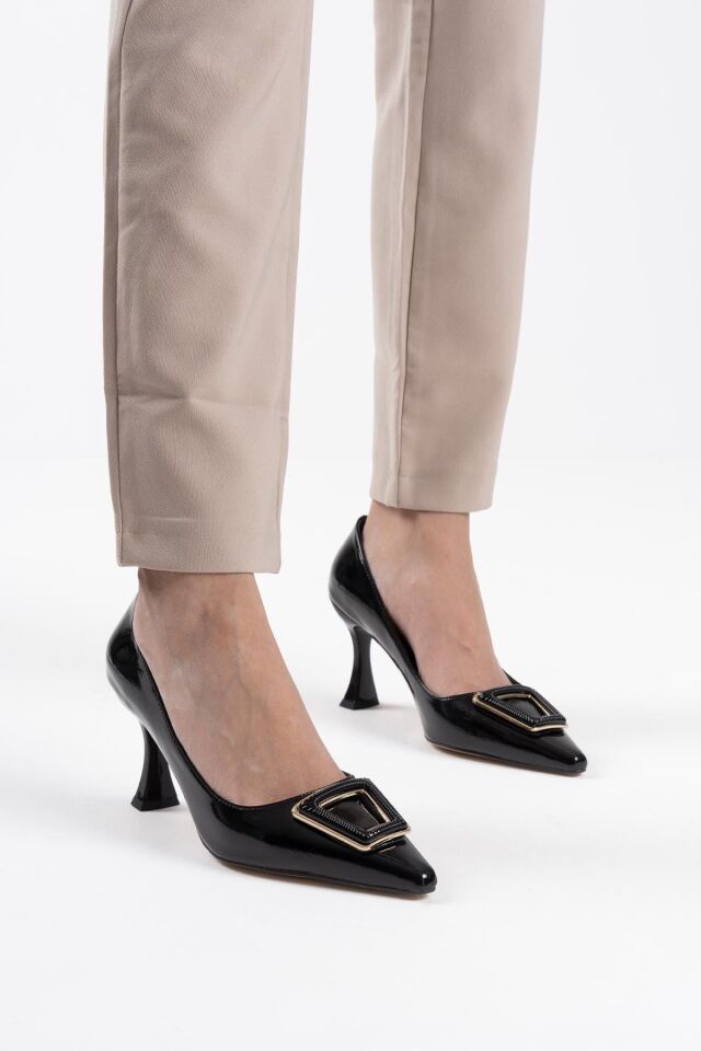 Kadın Siyah Rugan Ayakkabı TR08MS09A