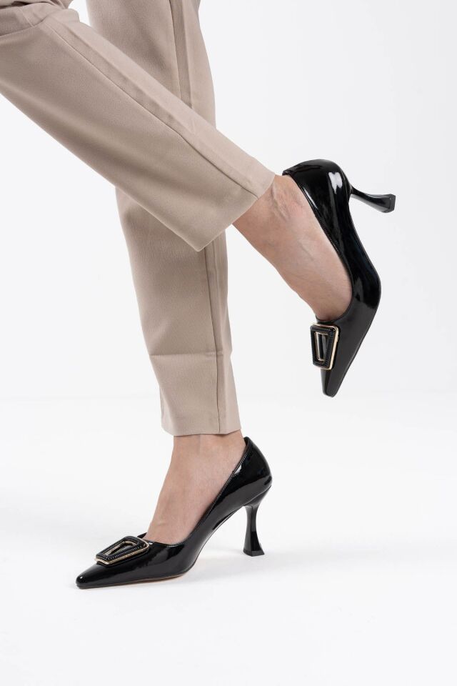 Kadın Siyah Rugan Ayakkabı TR08MS09A