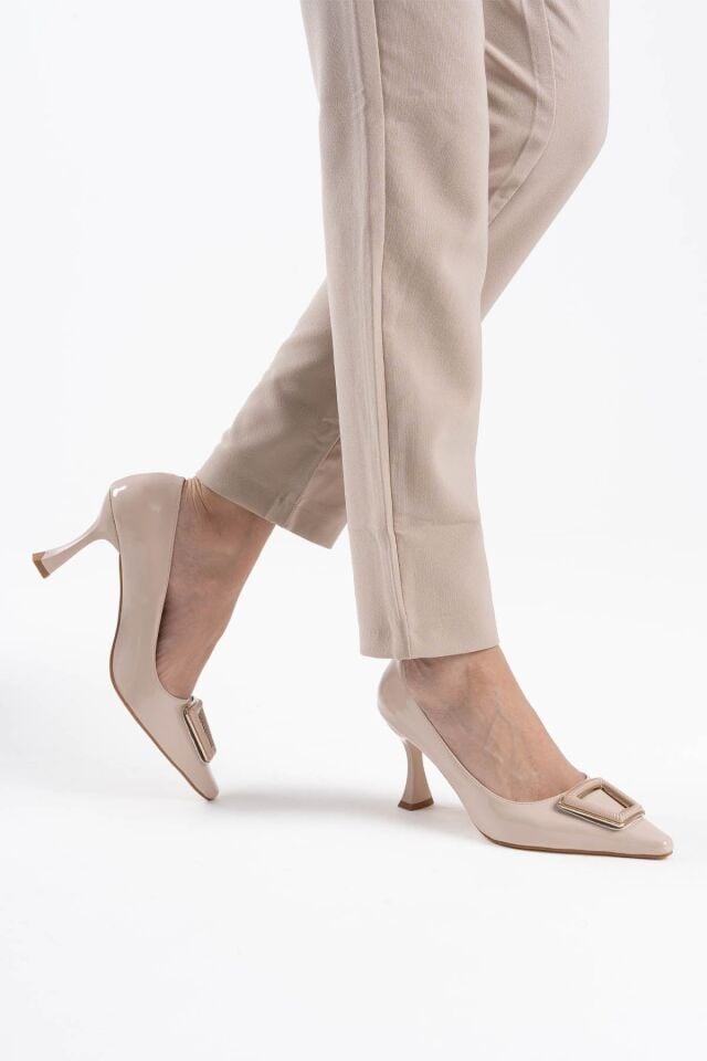 Kadın Bej Rugan Ayakkabı TR08MS09B