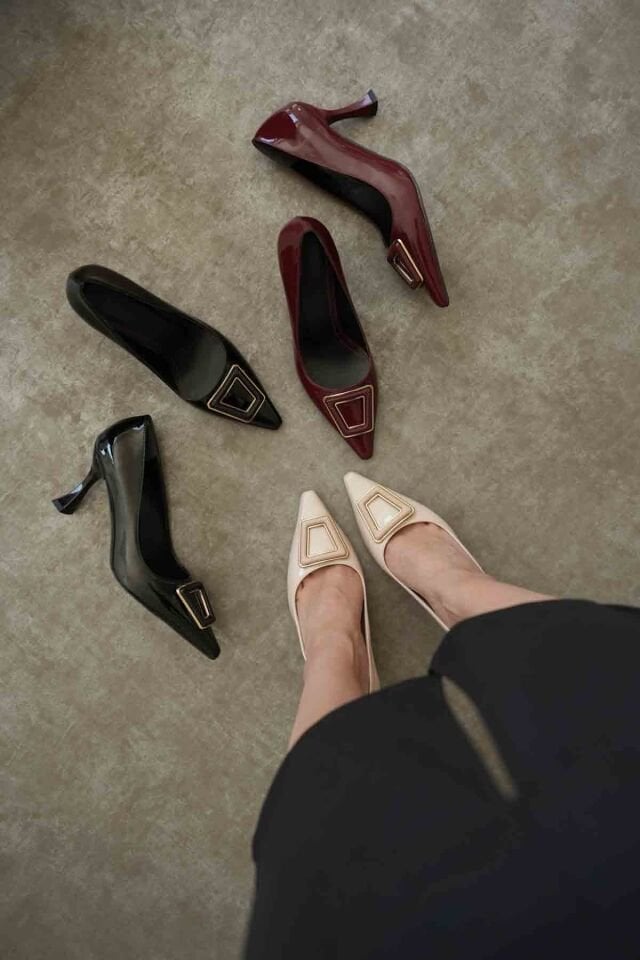 Kadın Bej Rugan Ayakkabı TR08MS09B