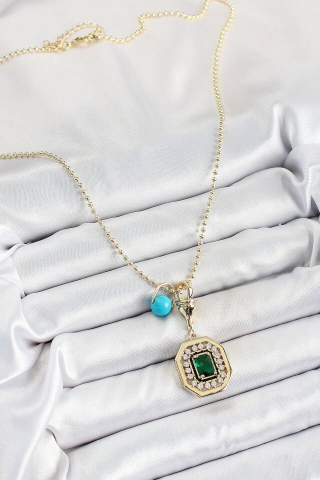 Gold Renk Pirinç Zirkon Taşlı Kadın Serenay Kolyesi