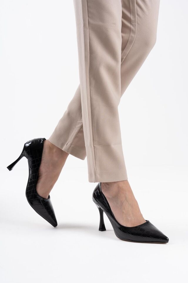 Kadın Siyah Kroko Rugan Stiletto TR08MS10A