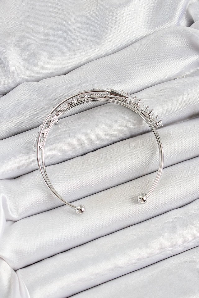 Pirinç Gümüş Renk Arpa Zirkon Taşlı Kadın Bileklik