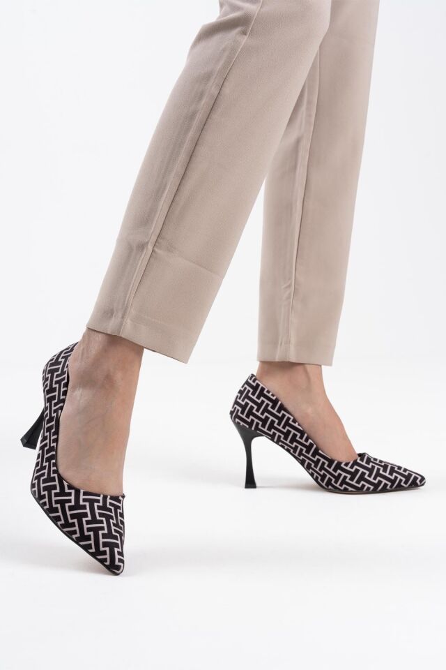 Kadın Siyah Desenli Stiletto TR08MS12A