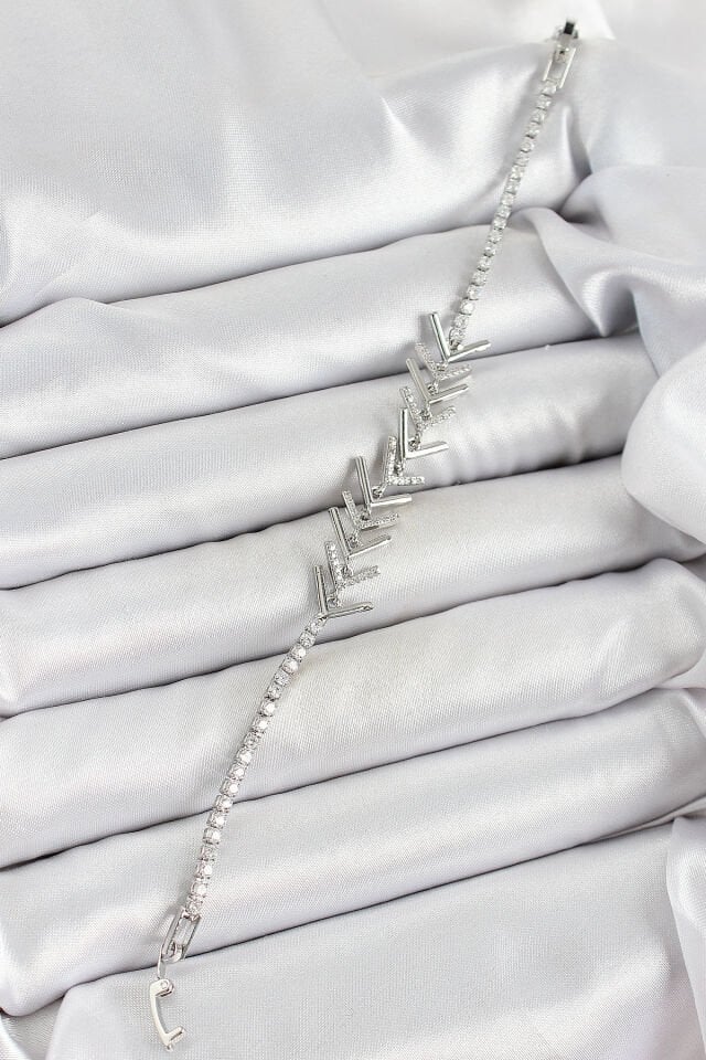 Pirinç Gümüş Renk Zirkon Taşlı Balık Sırtı Kadın Bileklik