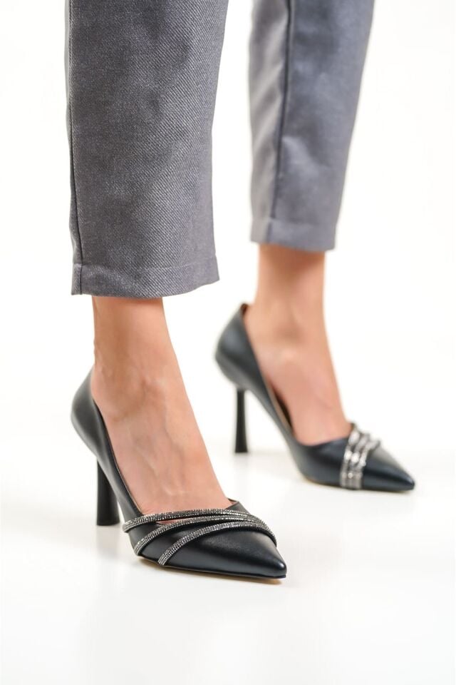 Siyah Taşlı Kadın Ayakkabı TR08MS14A