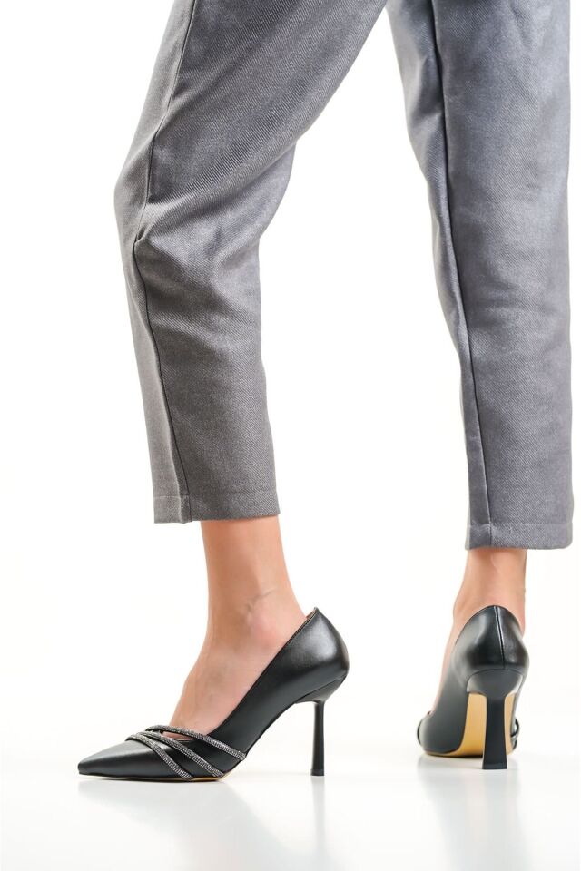 Siyah Taşlı Kadın Ayakkabı TR08MS14A