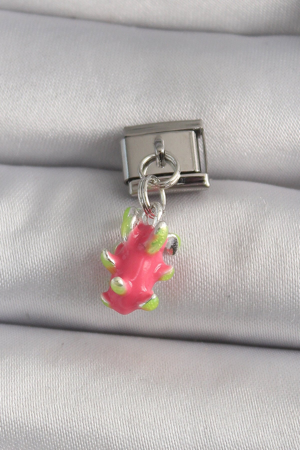 316L Çelik Gümüş Renk Sallantı Ejder Meyvesi Model Nomination Charm