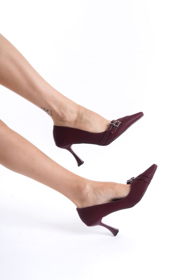 Kadın Bordo Saten Topuklu Ayakkabı TR08MS25C