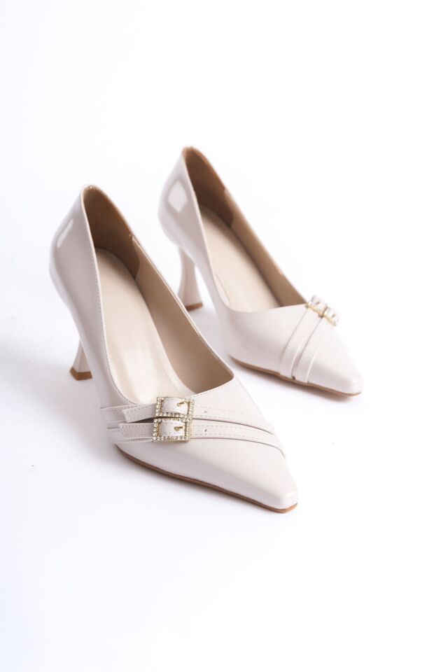 Kadın Bej Rugan Topuklu Ayakkabı TR08MS25L