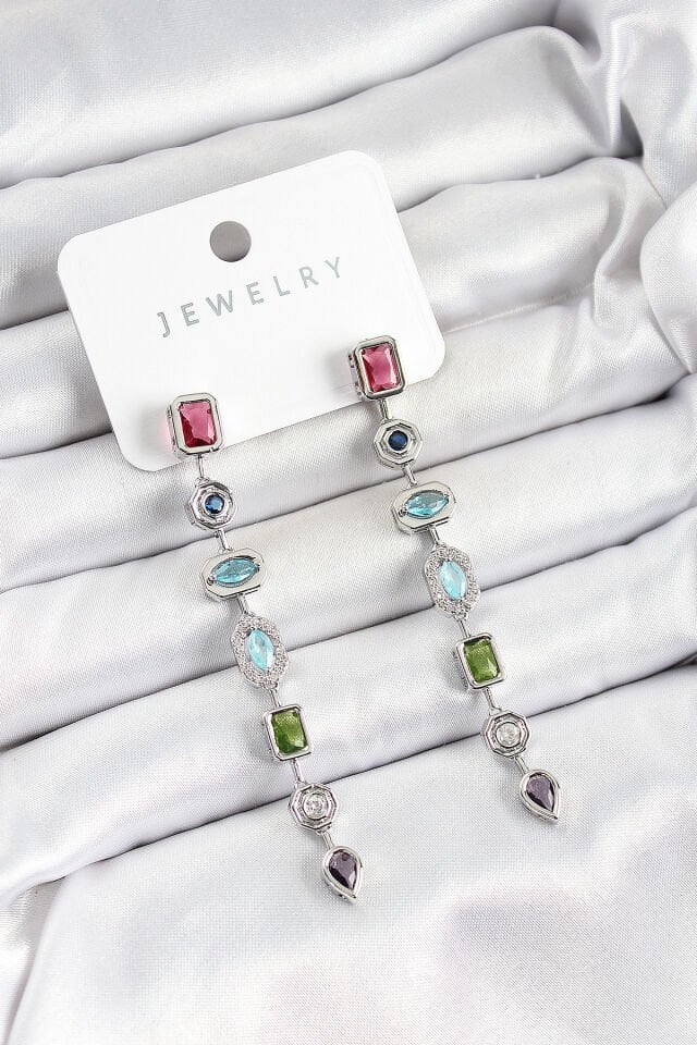 Pirinç Renkli Zirkon Taşlı Sallantılı Model Gümüş Renk Kadın Küpe