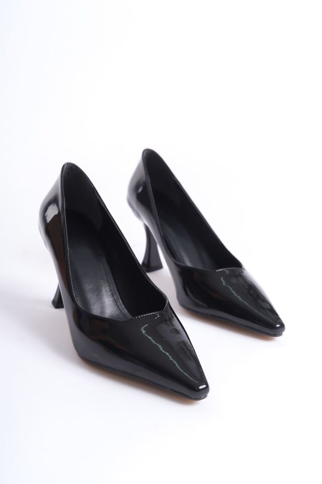 Kadın Siyah Rugan Stiletto TR08MS27A