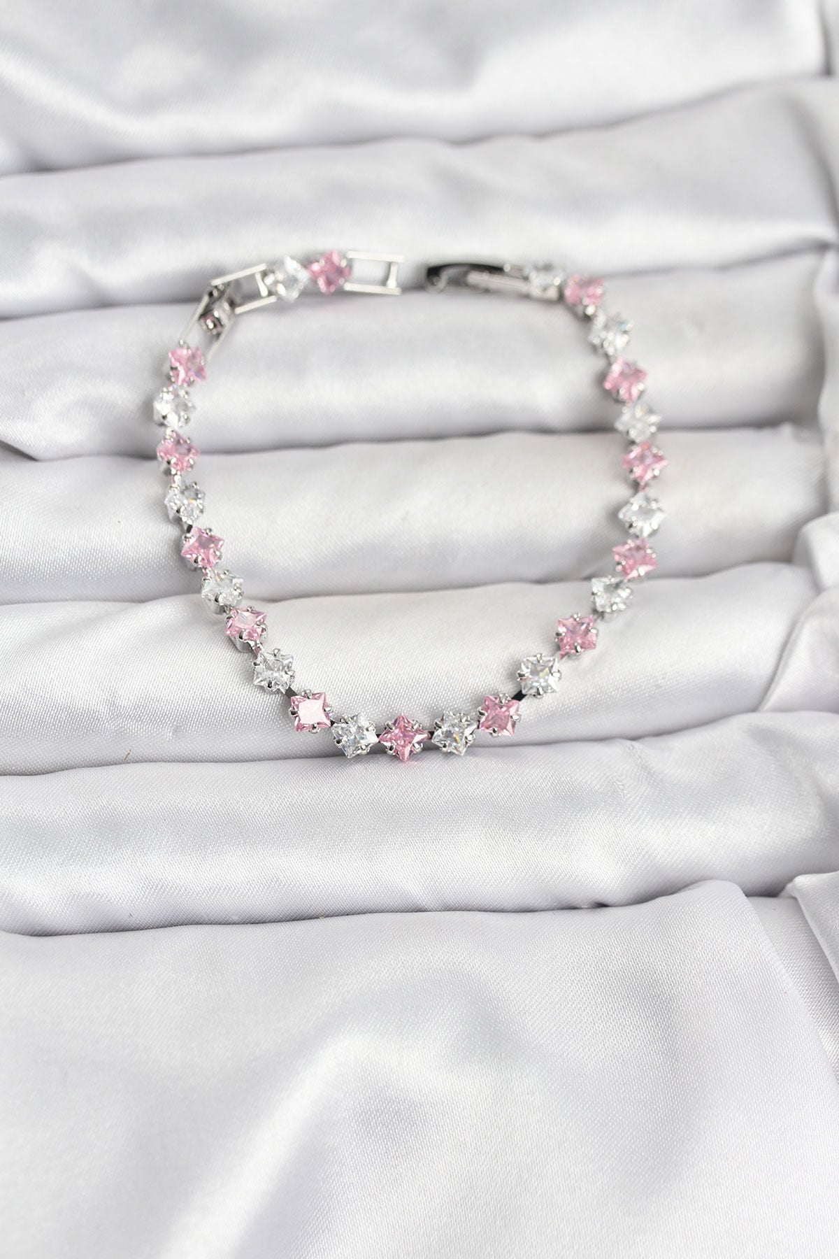 Kare Zirkon Taşlı Gümüş Renk Kadın Bileklik