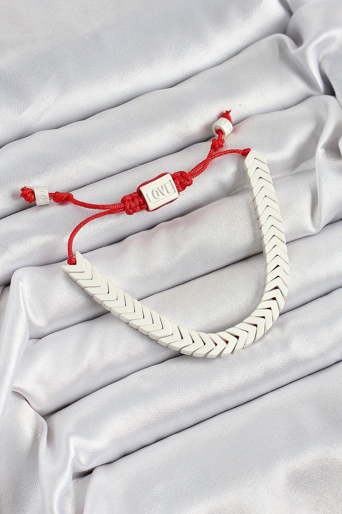 Pirinç Asansörlü Beyaz Juju Kadın Bileklik