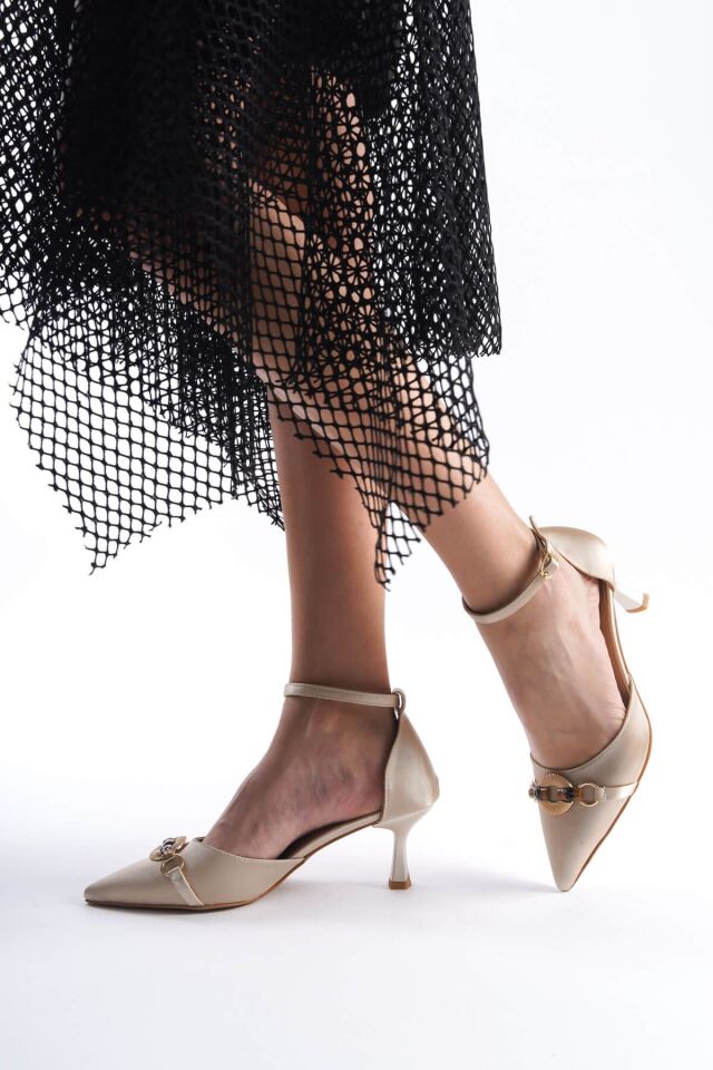 Kadın Bej Topuklu Ayakkabı TR08MS28B