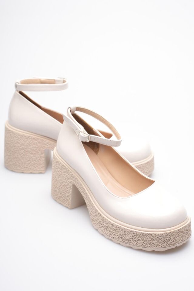 Kadın Bej Rugan Bilekten Baretli Günlük Ayakkabı TR06MS01B