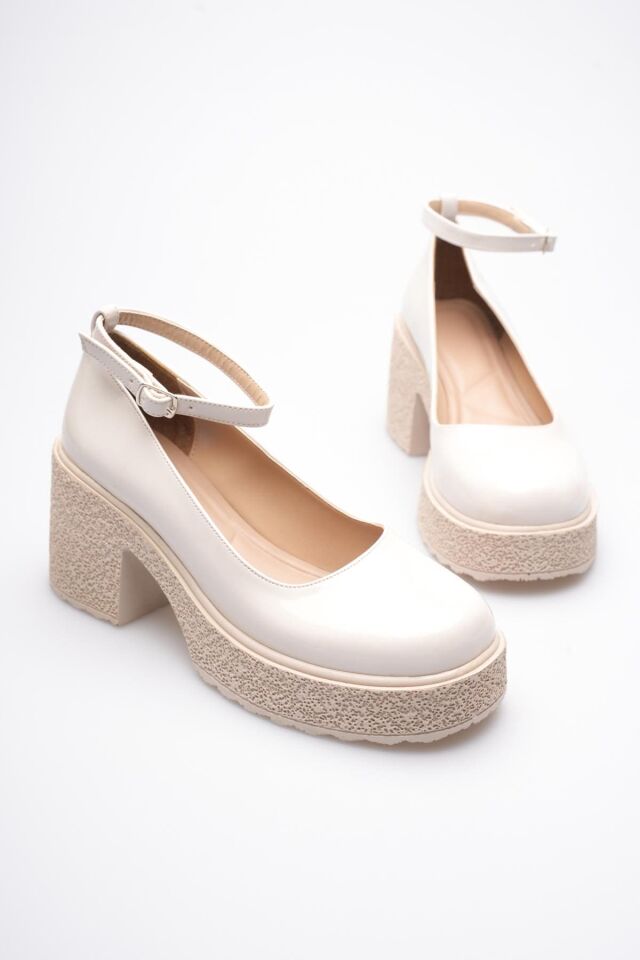 Kadın Bej Rugan Bilekten Baretli Günlük Ayakkabı TR06MS01B