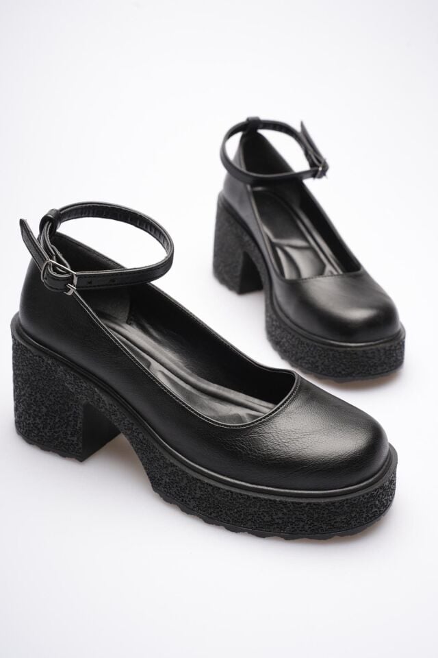 Kadın Siyah Bilekten Baretli Günlük Ayakkabı TR06MS01C