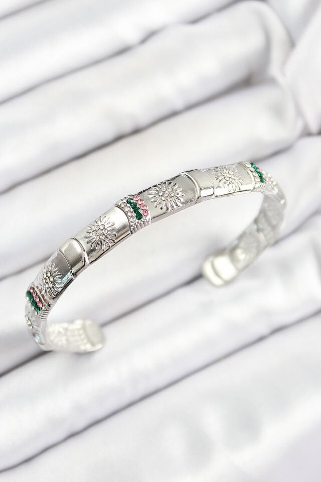 Pirinç Karışık Zirkon Taşlı Çiçek Model Gümüş Renk Altı Açık Kadın Bileklik