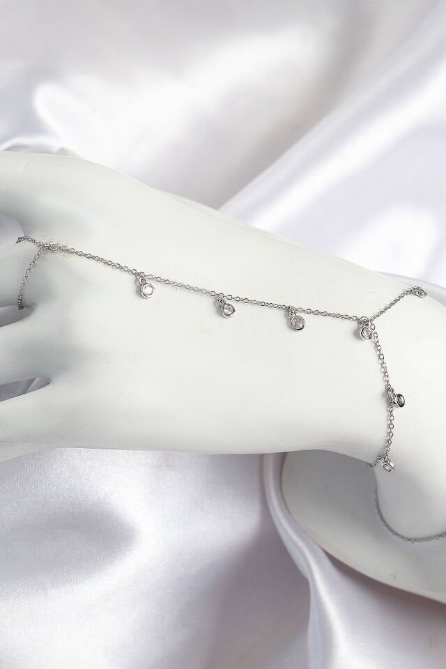 Pirinç Zirkon Taşlı Sallantılı Model Gümüş Renk Kadın Şahmeran