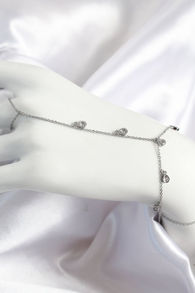 Pirinç Zirkon Taşlı Sallantılı Damla Model Gümüş Renk Kadın Şahmeran