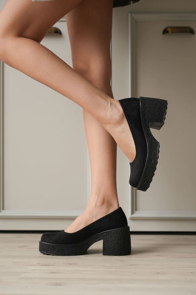 Siyah Süet Kadın Günlük Ayakkabı TR06MS04E