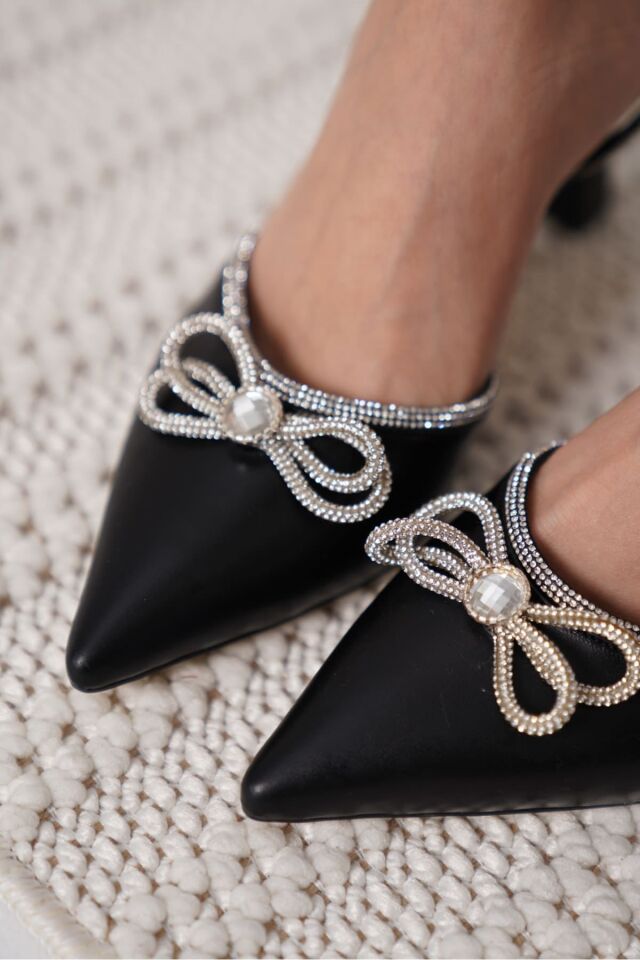 Kadın Siyah Taşlı Topuklu Ayakkabı TR12MS05A