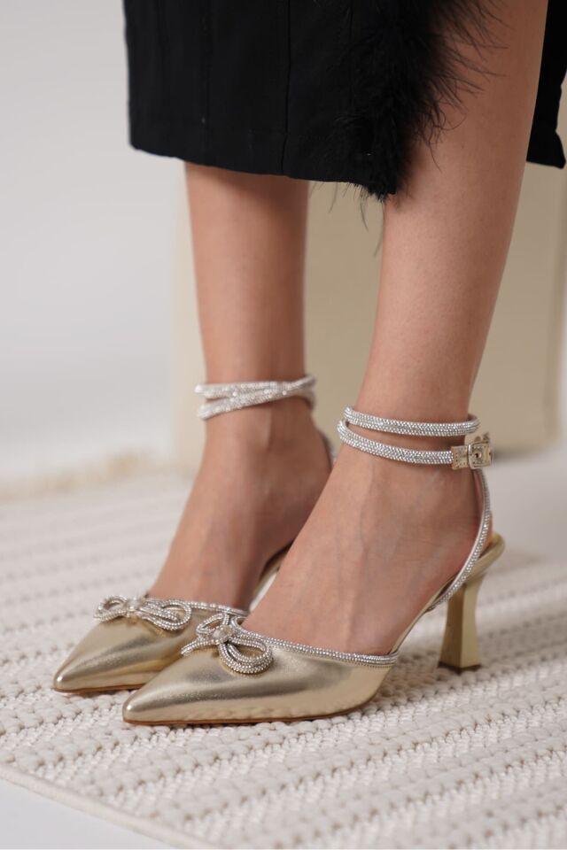 Kadın Altın Taşlı Topuklu Ayakkabı TR12MS05C