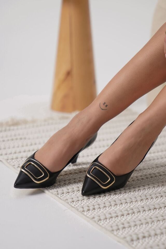 Kadın Siyah Topuklu Ayakkabı TR12MS07A