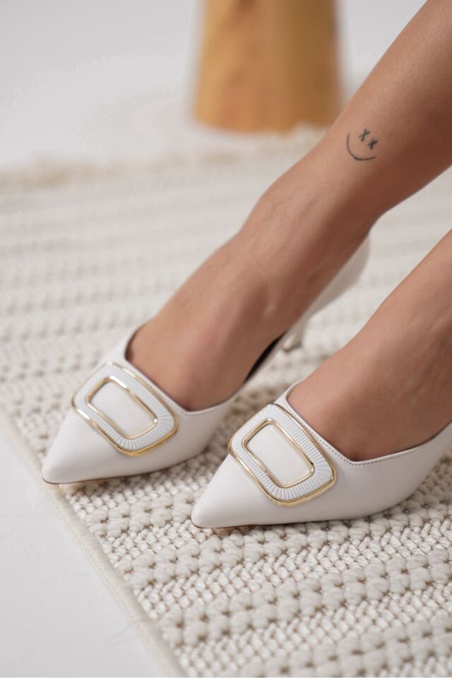 Kadın Beyaz Topuklu Ayakkabı TR12MS07B