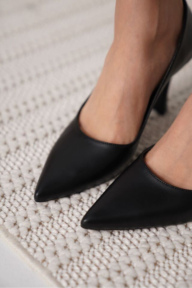 Mat Siyah Kadın Stiletto TR18MS03C