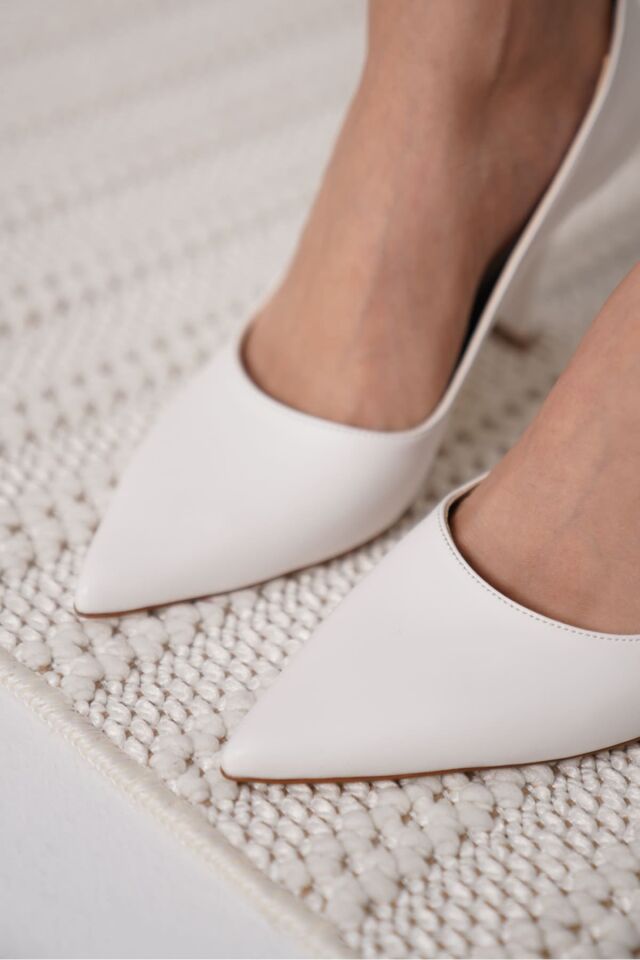 Mat Beyaz Kadın Stiletto TR18MS03D