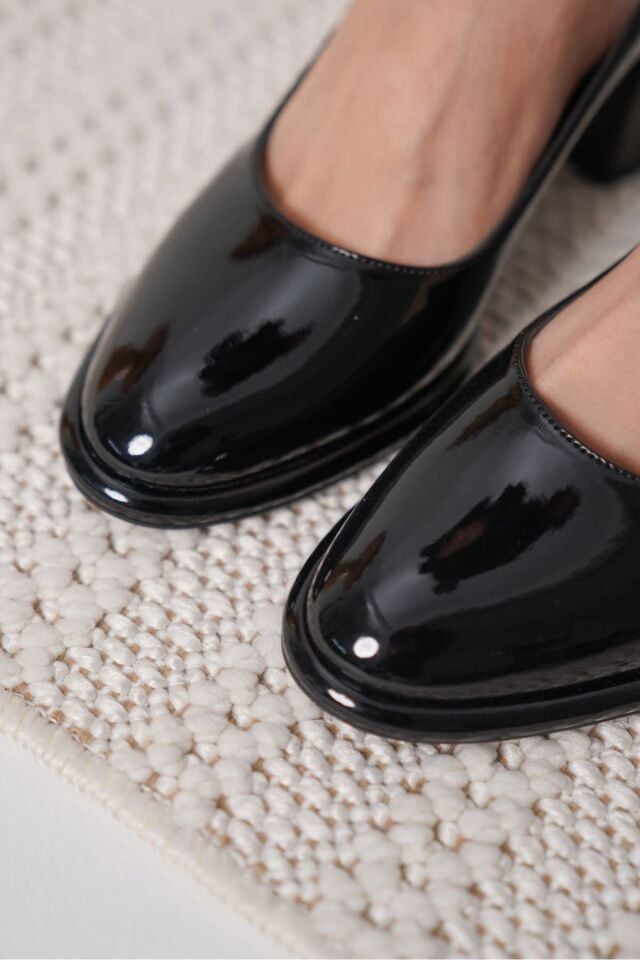 Siyah Rugan Kadın Stiletto TR18MS05A