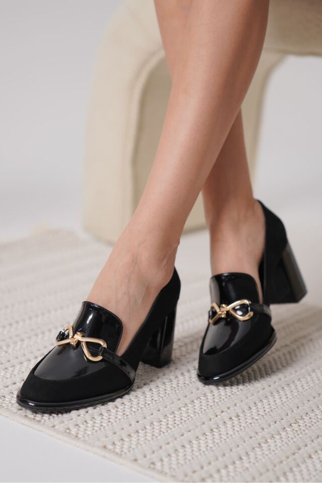 Siyah Rugan Süet Detaylı Kadın Topuklu Ayakkabı TR18MS10C