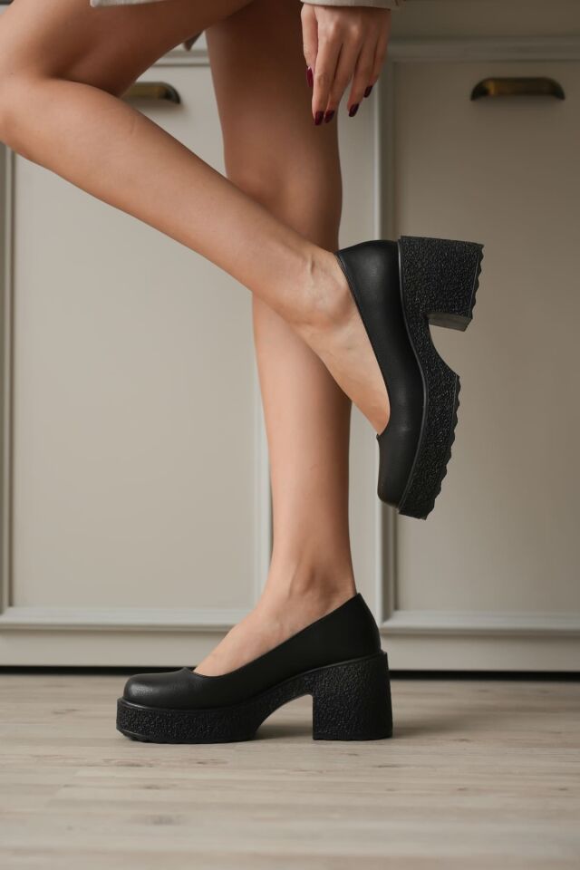 Siyah Kadın Günlük Ayakkabı TR06MS04C