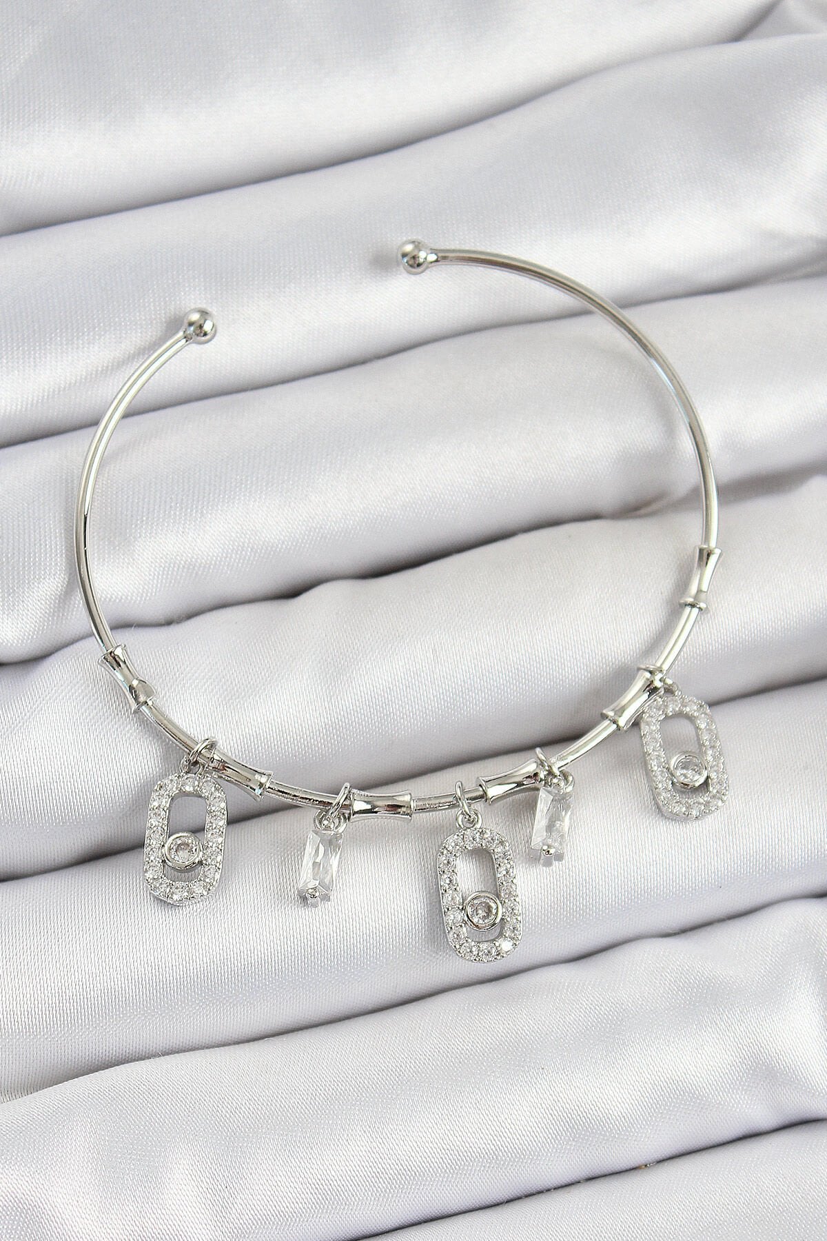 Pirinç Zirkon Taşlı Dikdörtgen Model Gümüş Renk Charm Bileklik