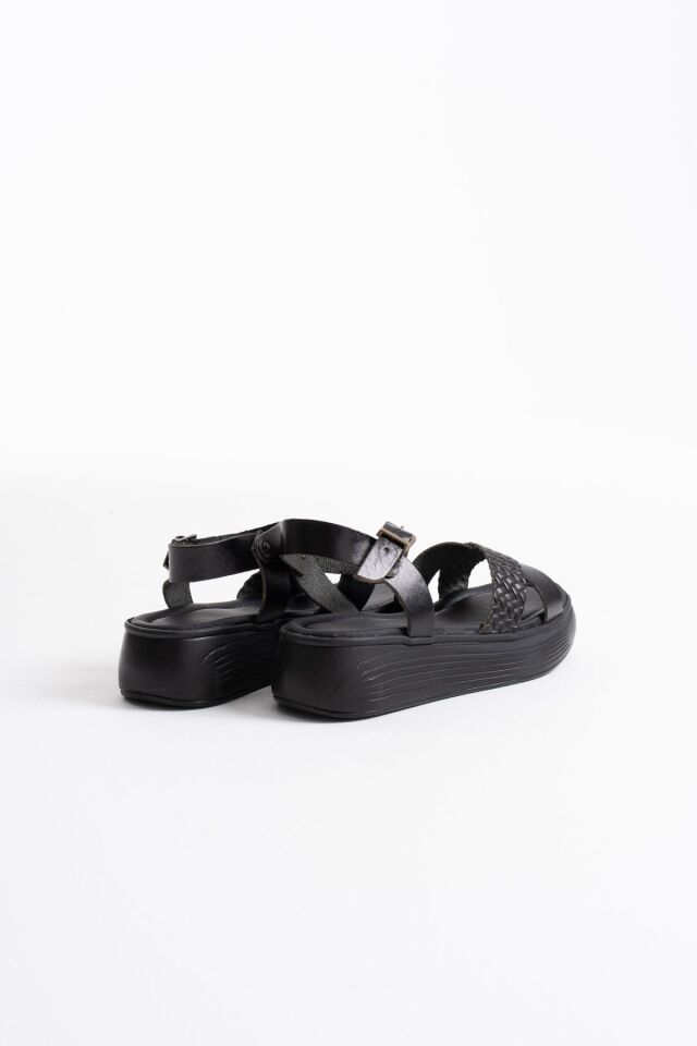 Siyah Hakiki Deri Sandalet TR31MY58A