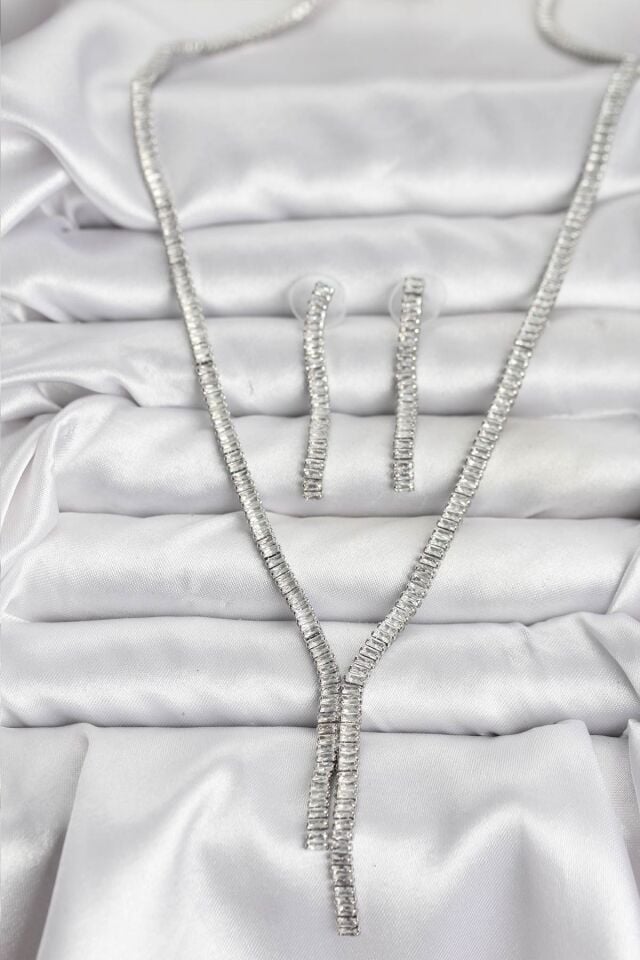 Gümüş Renk Baget Zirkon Taşlı Kadın Kolye Küpe Set