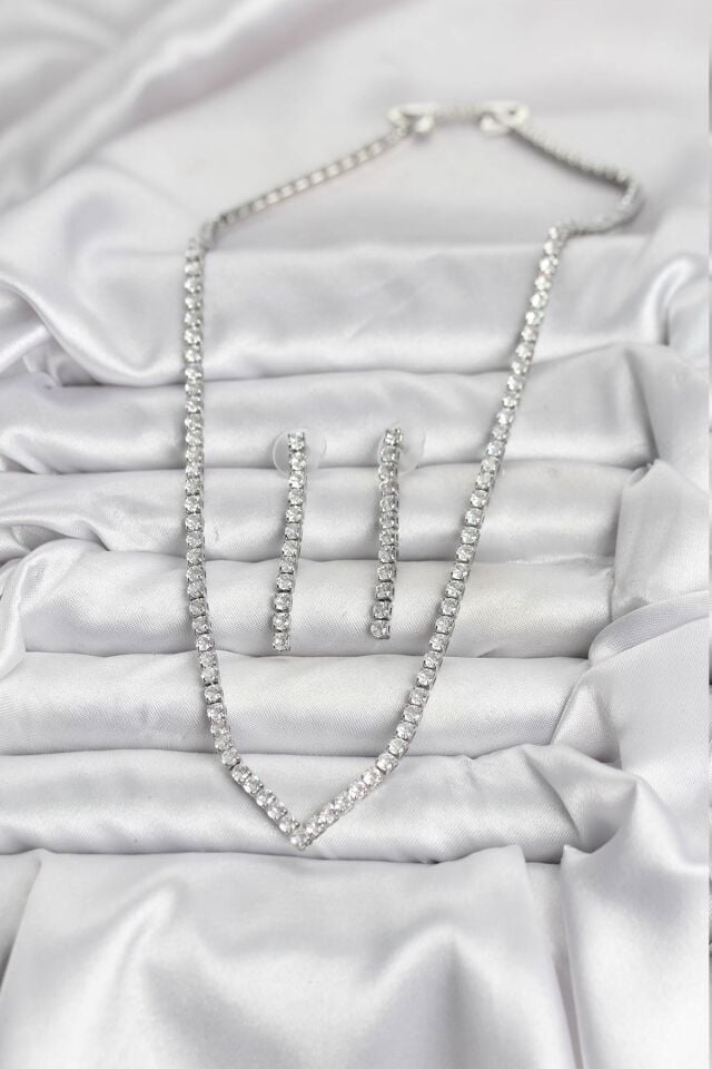 Gümüş Renk Zirkon Taşlı Kadın Kolye Küpe Seti