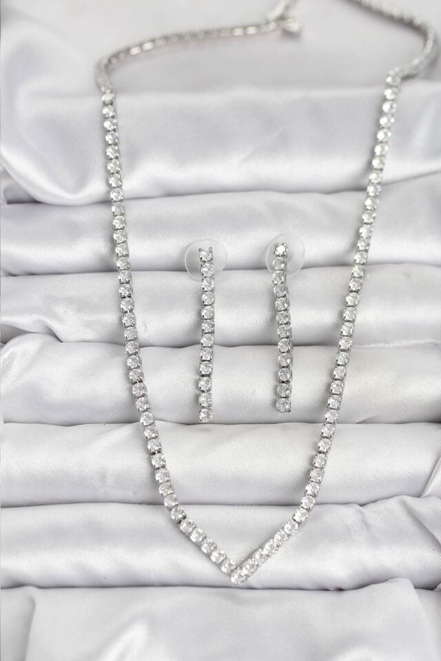 Gümüş Renk Zirkon Taşlı Kadın Kolye Küpe Seti