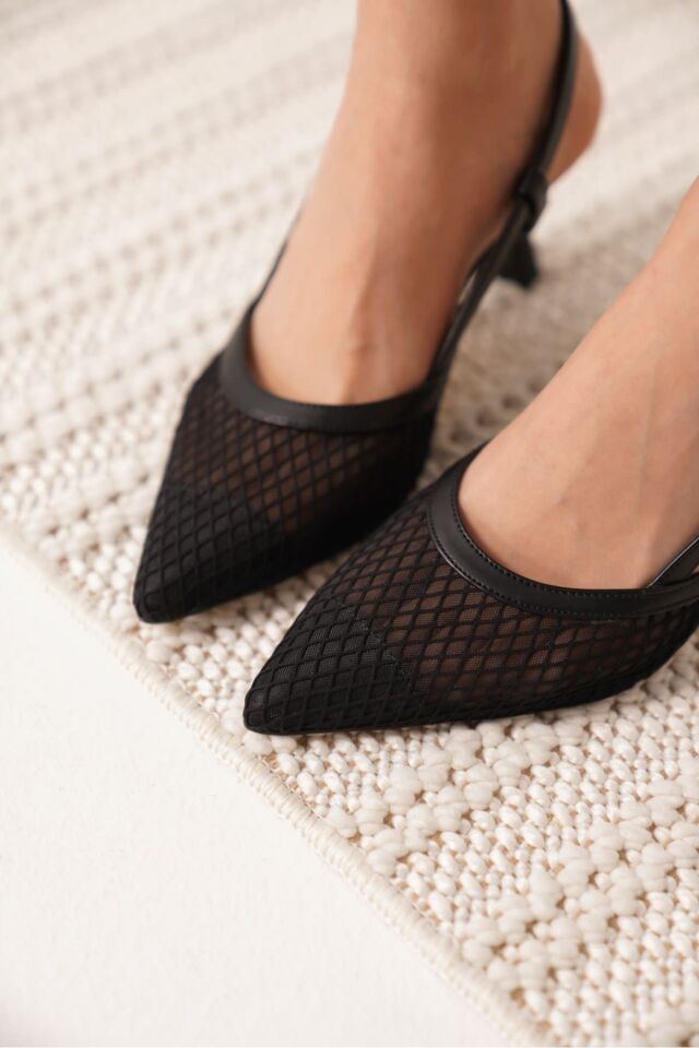 Kadın Siyah Topuklu Ayakkabı TR08MS43A