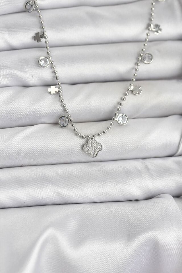 Pirinç Gümüş Renk Yonca Model Kadın Kolye