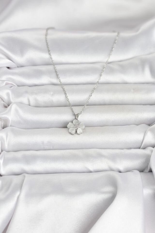 316L Çelik Zincir Gümüş Renk Yonca Model Kadın Kolye